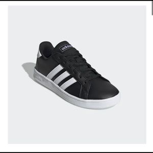 ADIDAS GRAND COURT SHOES -LITTLE BOYS SIZE 13